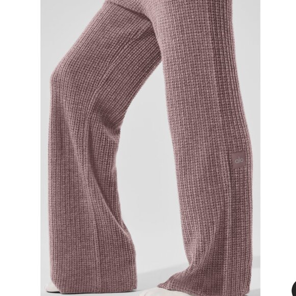 Alo Pants - Picture 3 of 5